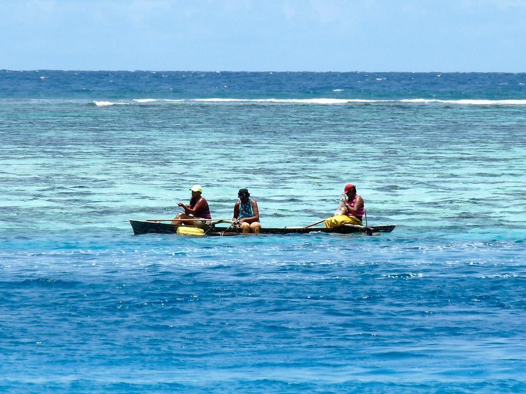 Poerani Moorea Exteriör bild